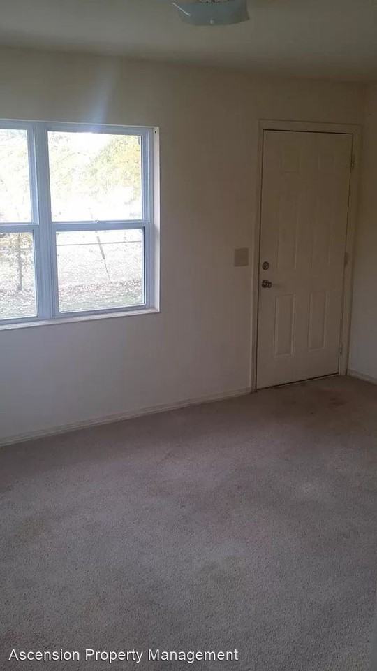 210 N Frankfort Ave - Photo 2 of 6