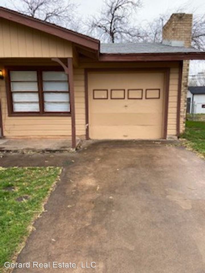 3218 Post Oak Rd - Photo 2 of 18