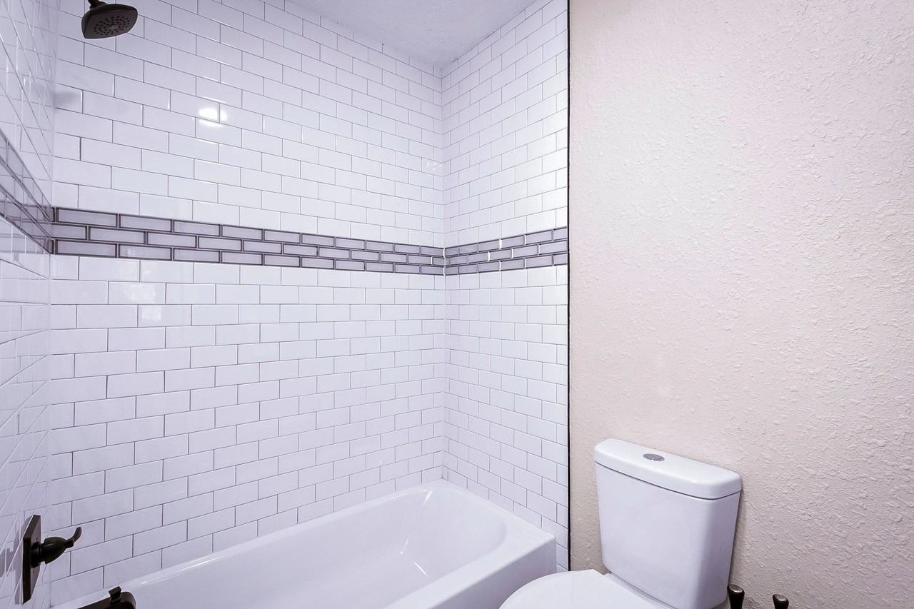 Bloxham Ave - Photo 4 of 17