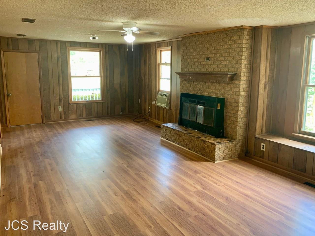 1107 W Huntington Ave - Photo 2 of 11