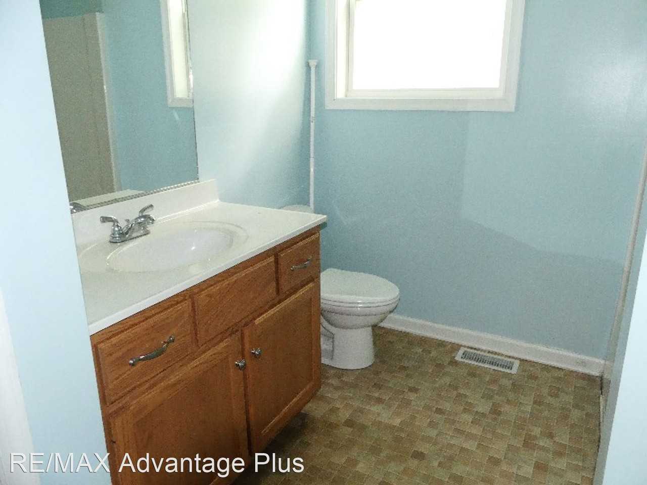 607 E 2nd St - Photo 3 of 21
