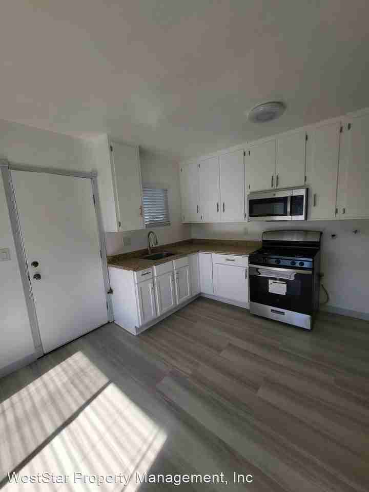 25111- 25115 Ebony Lane - Photo 3 of 15