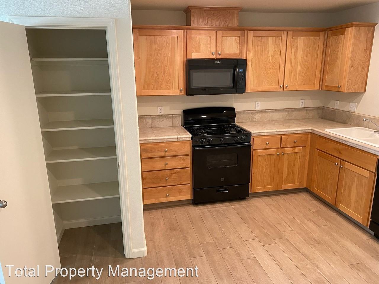 3052 Bright St. - Photo 3 of 19