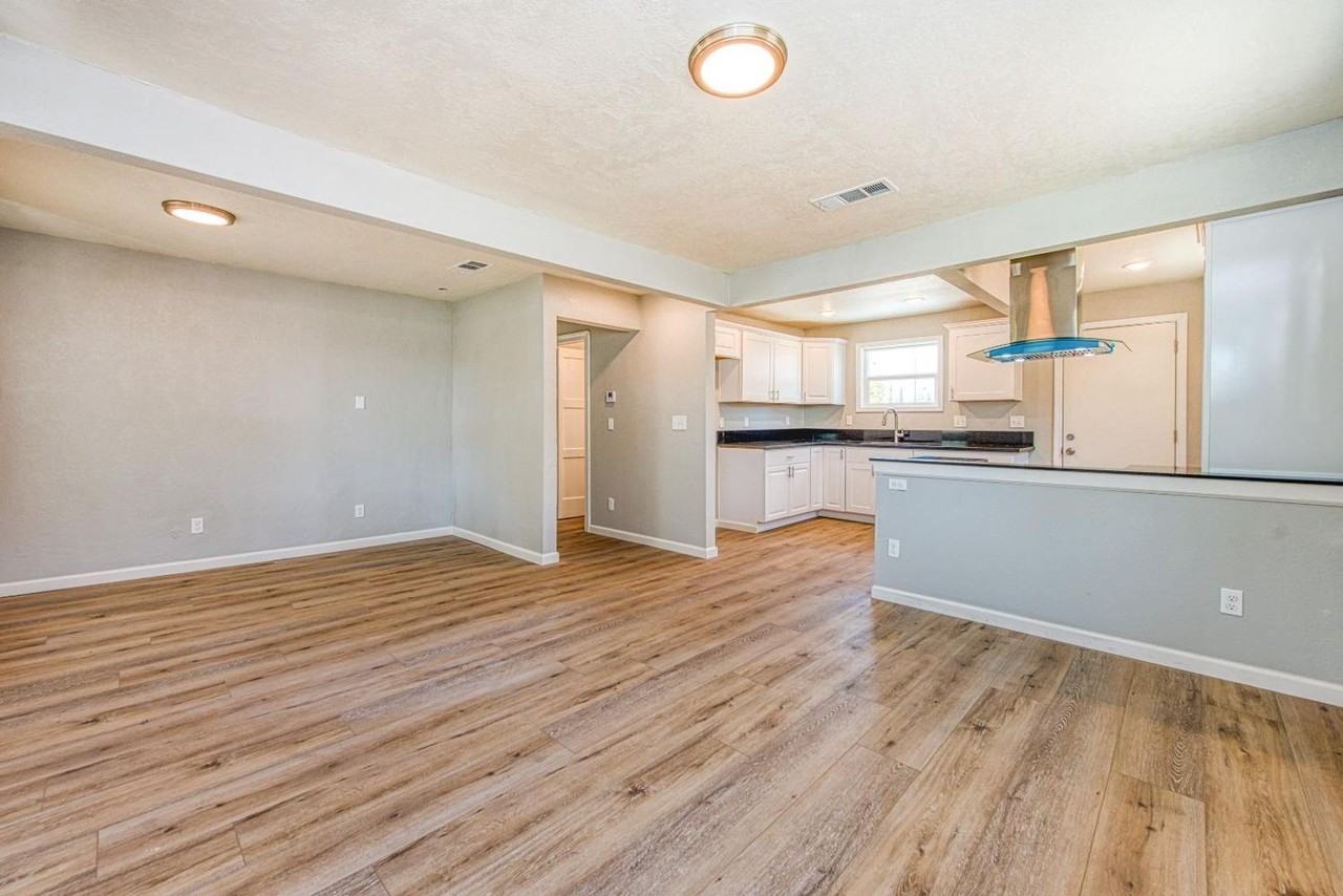 3309 E Platt Ave - Photo 2 of 16