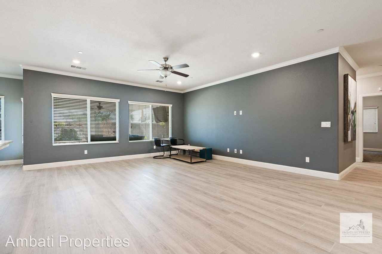 463 S Crescent Ln - Photo 3 of 18