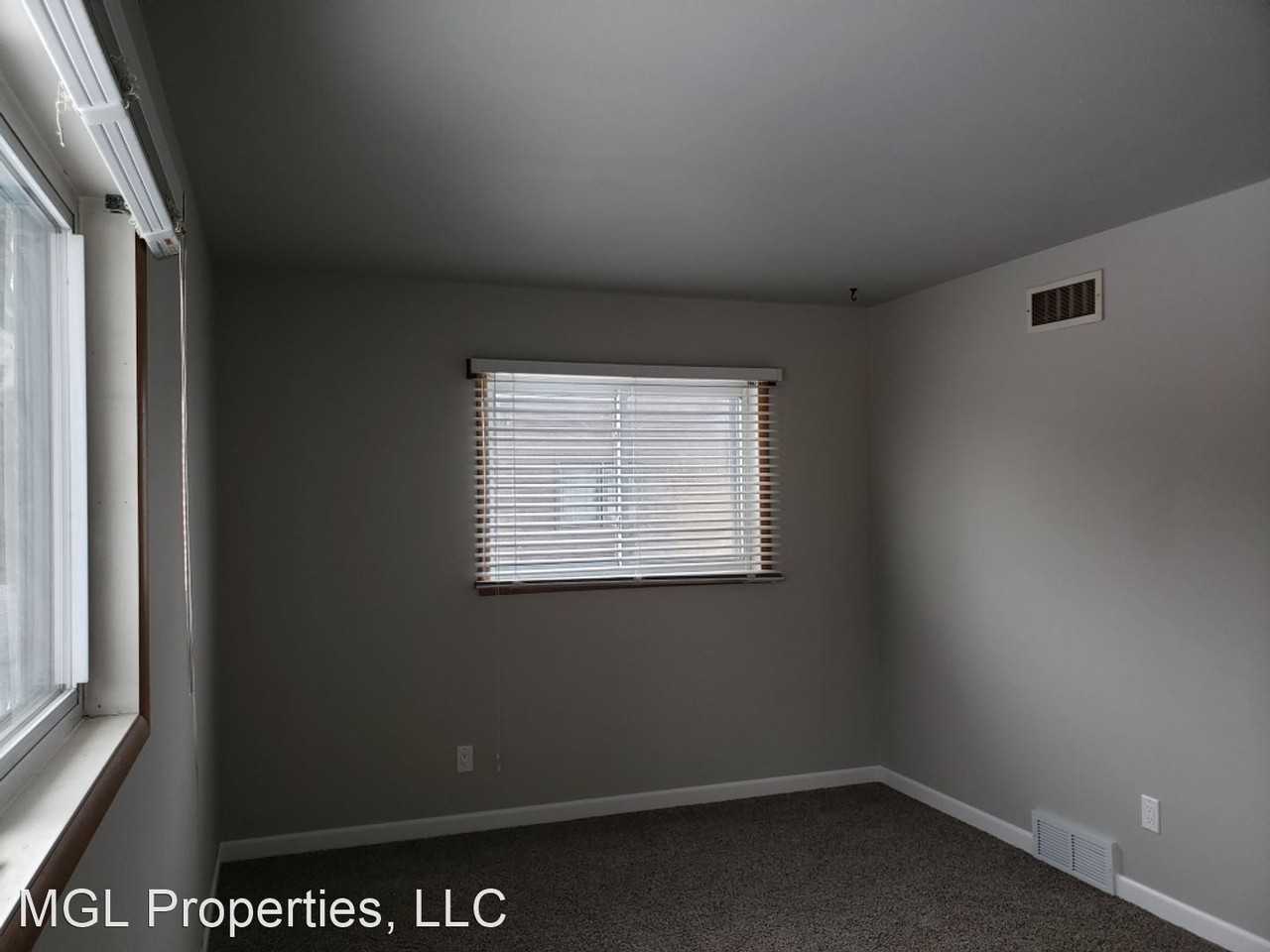5402 S Ridge Way - Photo 2 of 6