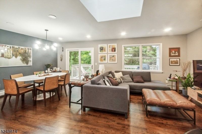 104 Ford Rd - Photo 2 of 39