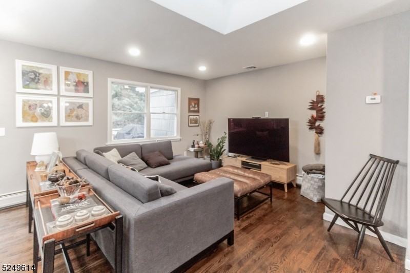 104 Ford Rd - Photo 3 of 39