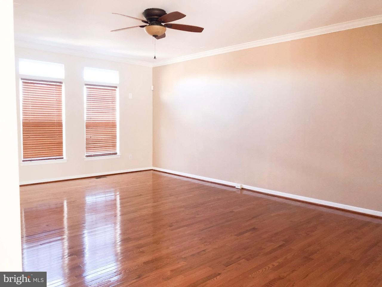 2295 Potomac Club Pkwy - Photo 3 of 36