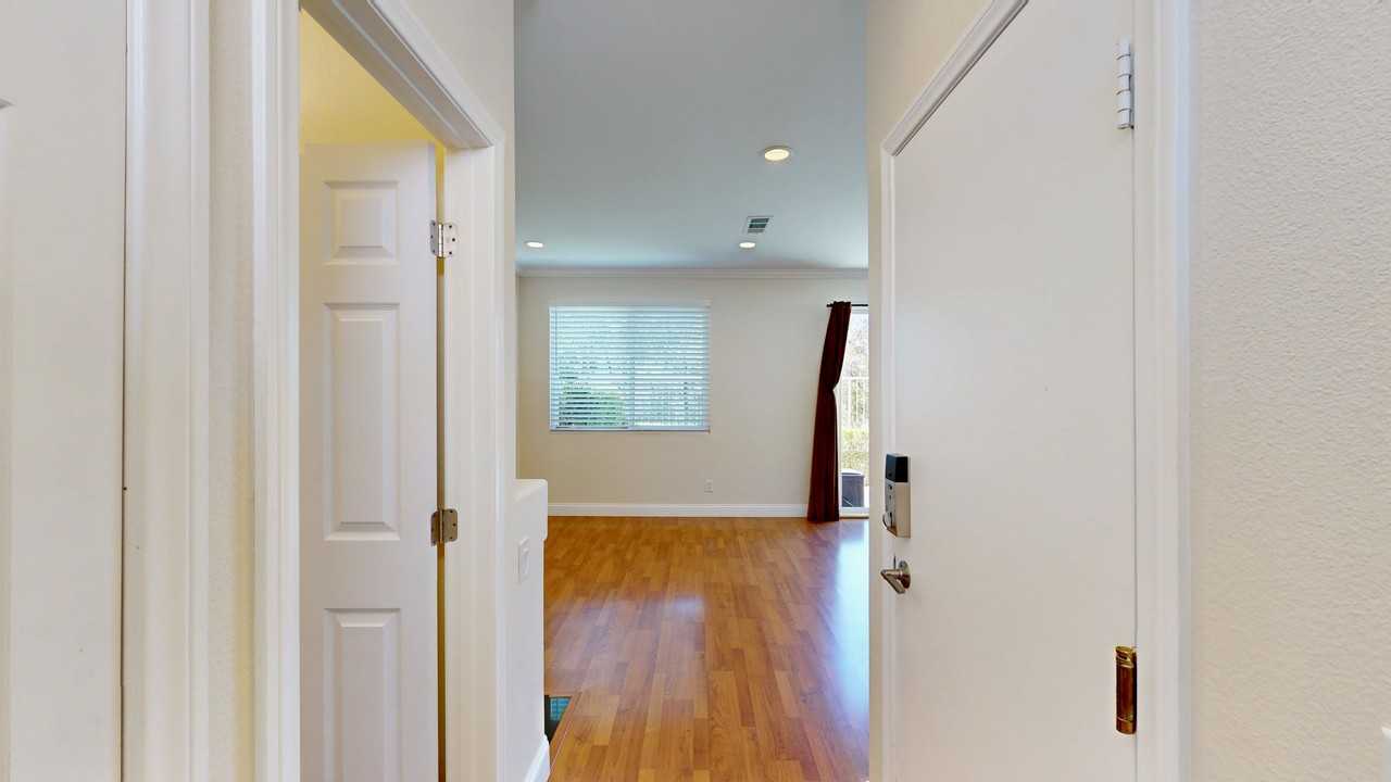 27867 Crown Court Circle - Photo 3 of 20