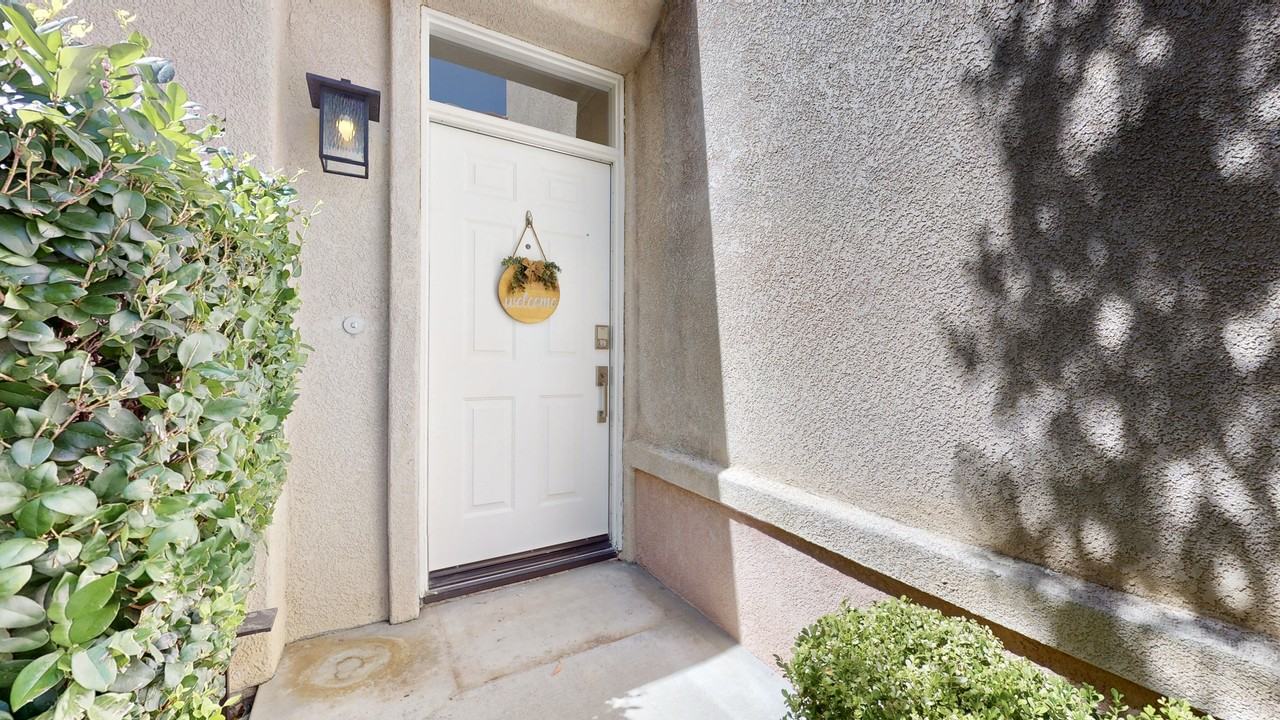 27867 Crown Court Circle - Photo 2 of 20