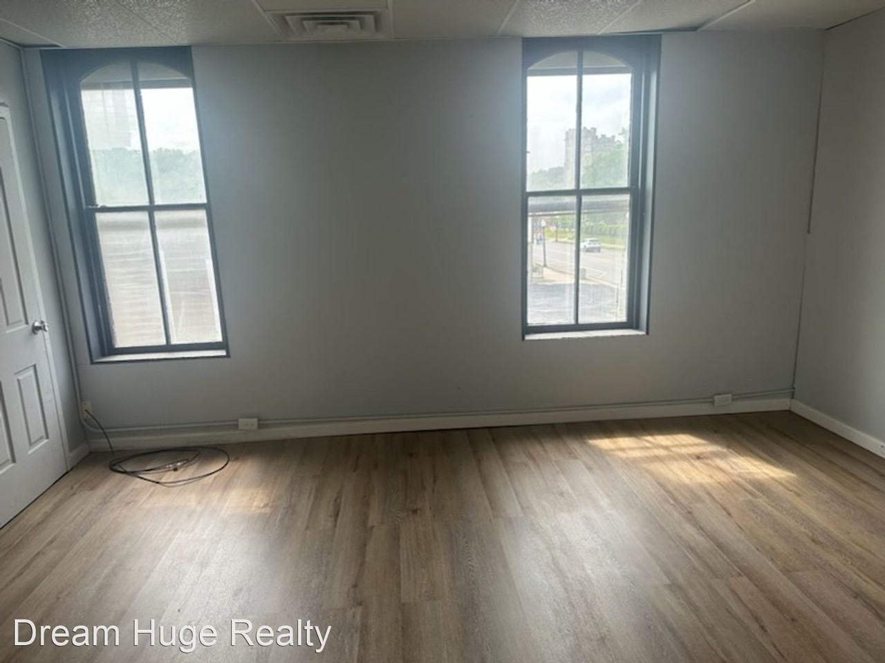 115 S Union St - Photo 3 of 6