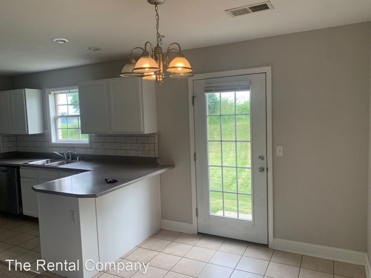 542 Hampton Way - Photo 2 of 9