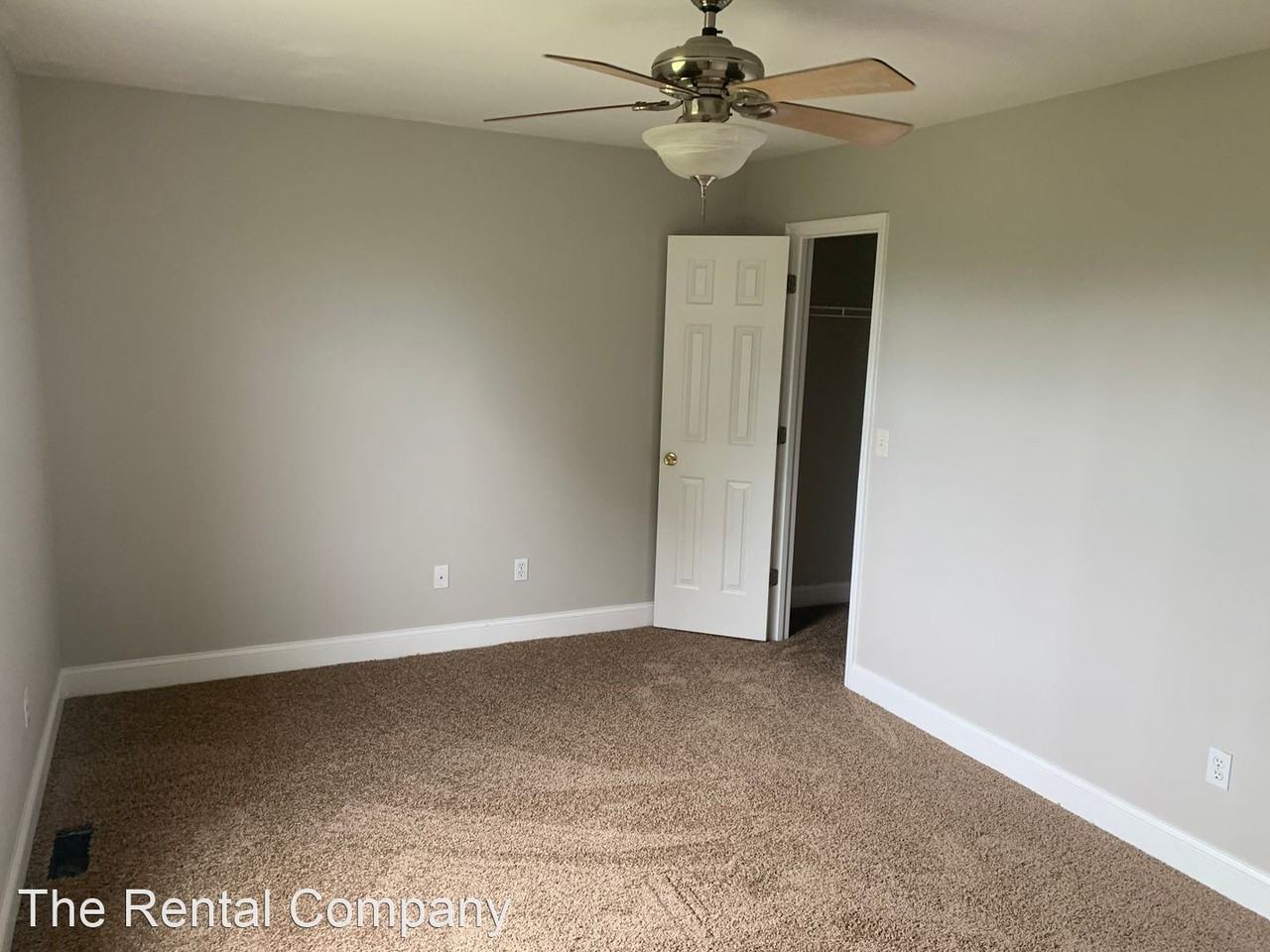 542 Hampton Way - Photo 3 of 9