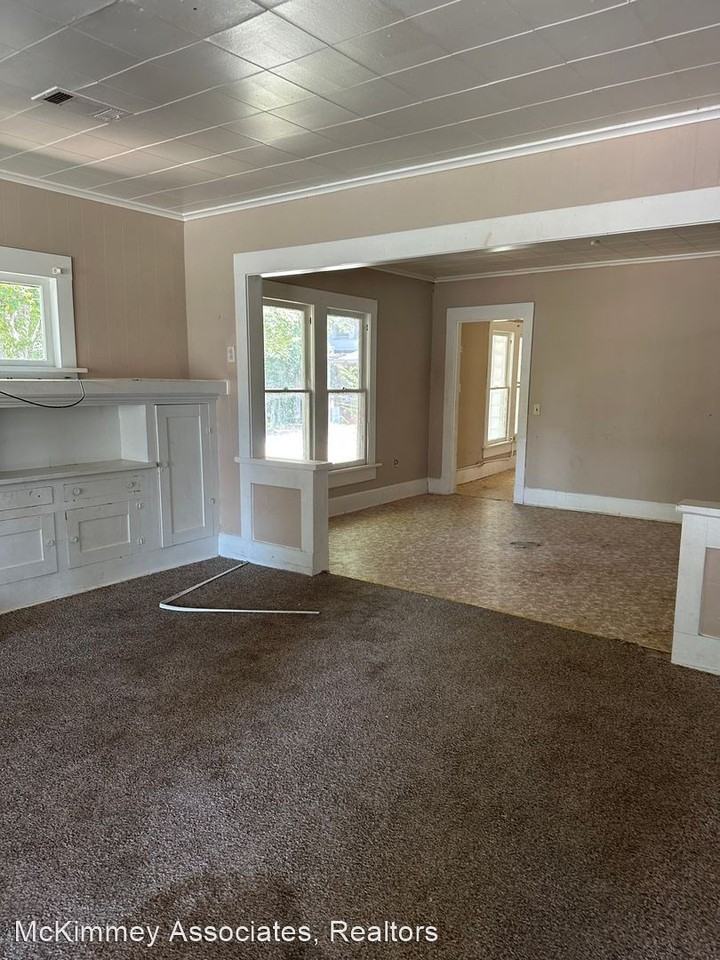 1221 Georgia St - Photo 2 of 12