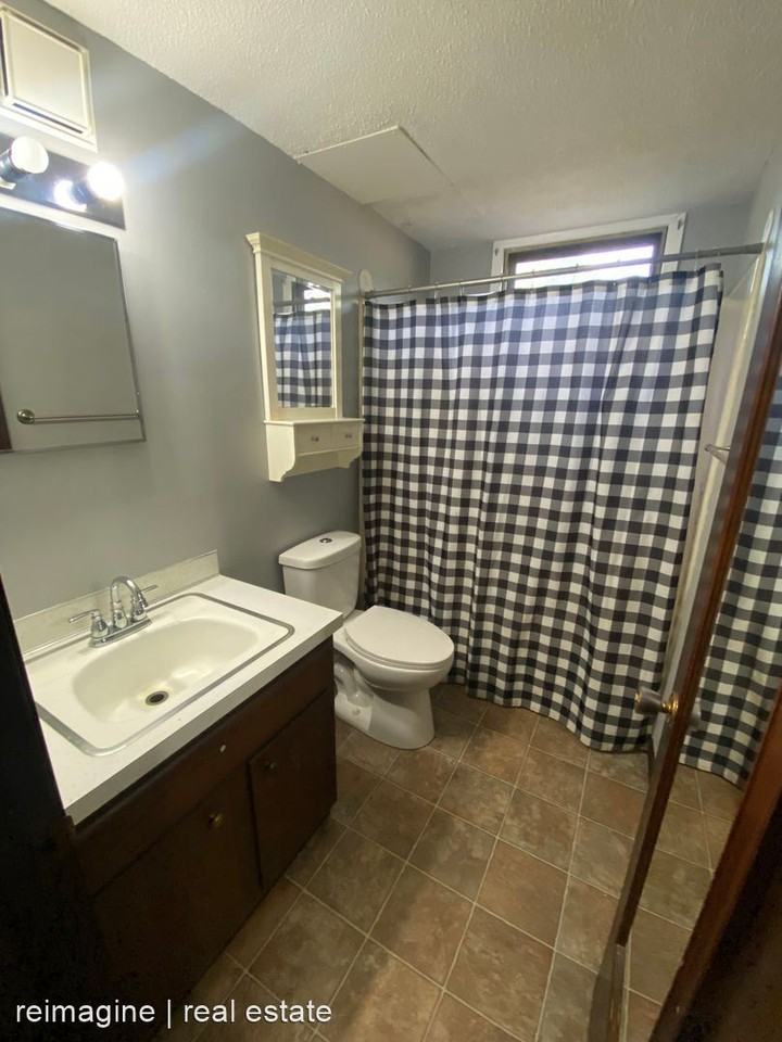 19045 Lena Ave - Photo 3 of 12