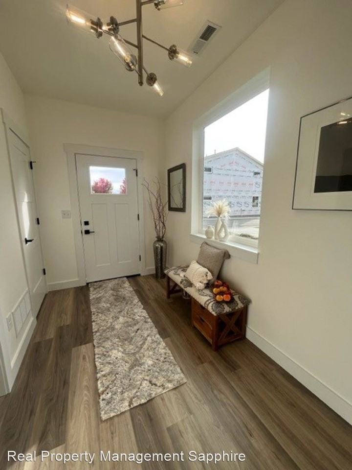 235 Fairgrounds Rd - Photo 2 of 13