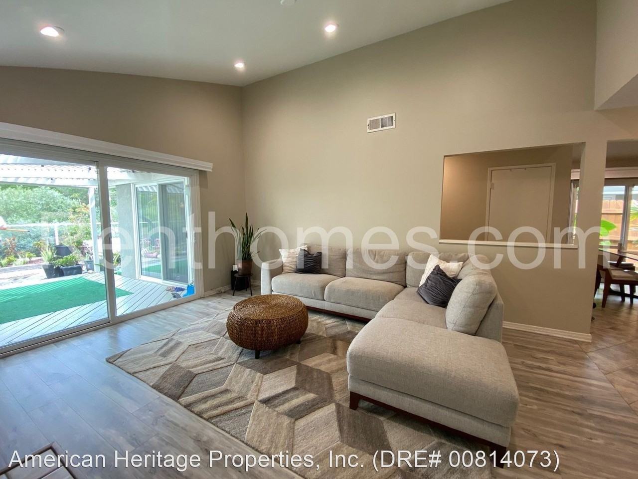 10346 Rancho Carmel Dr - Photo 3 of 16