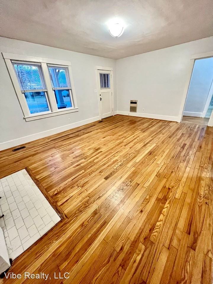 919 Mcclurkan Ave - Photo 3 of 15