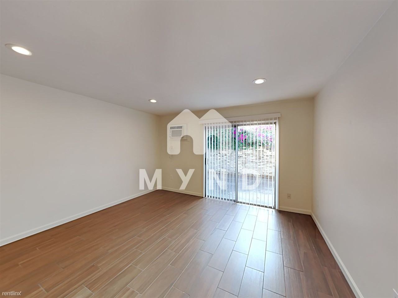 2749 21st St - Photo 2 of 12