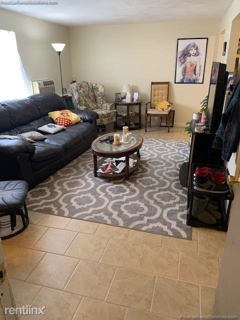 740 Central St - Photo 3 of 6