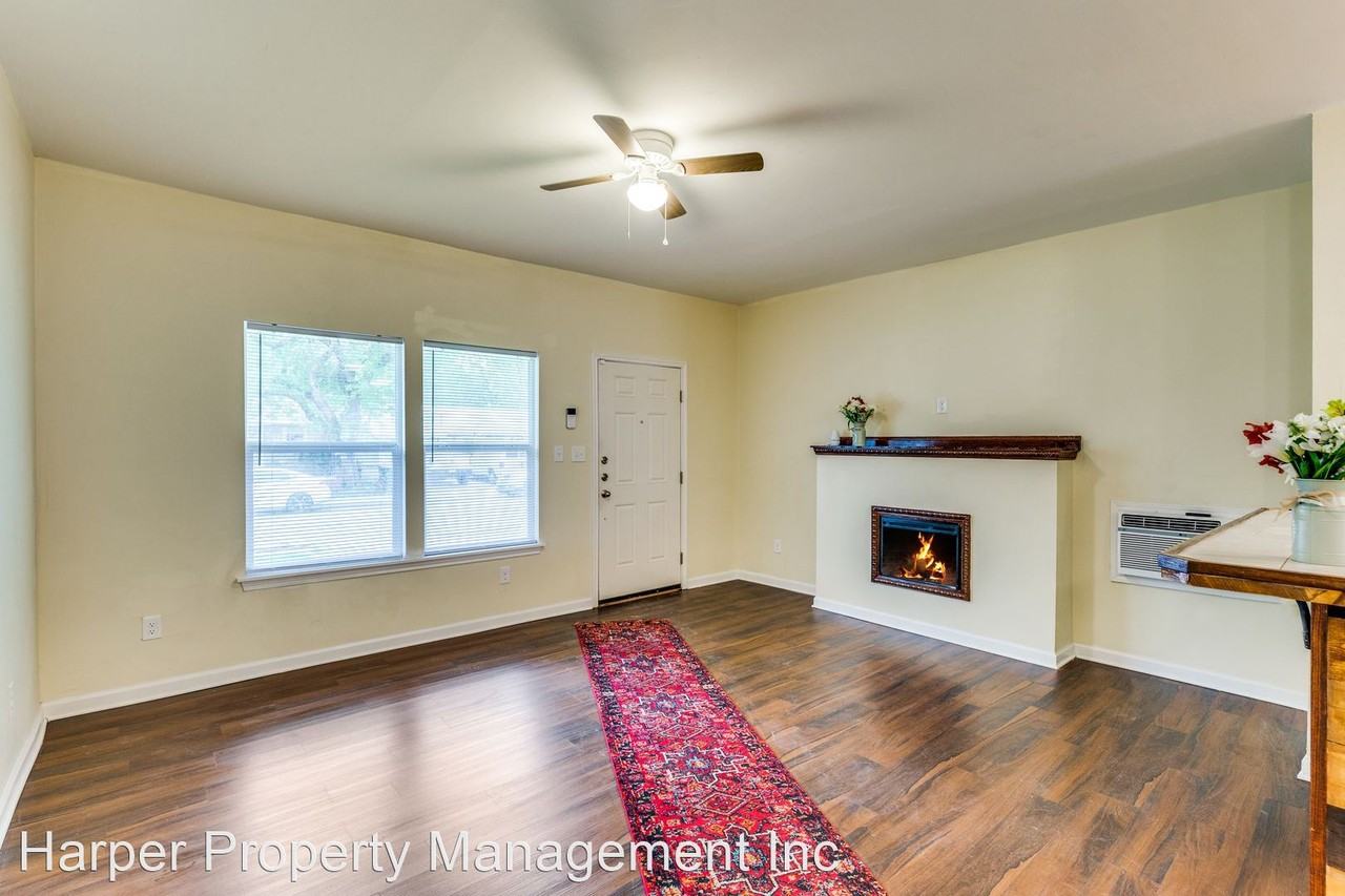 1821 Santa Monica St - Photo 2 of 12