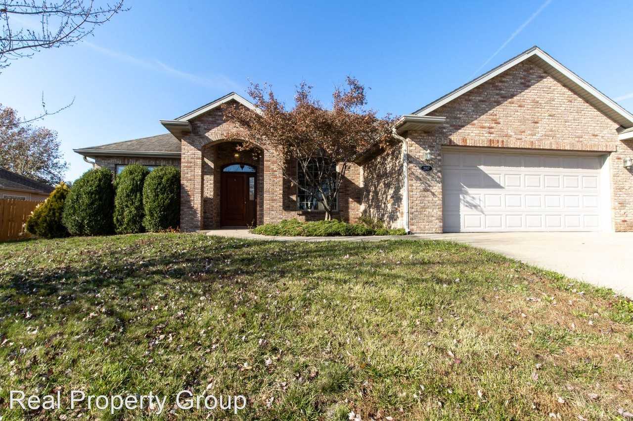 2107 Tadley St - Photo 2 of 23