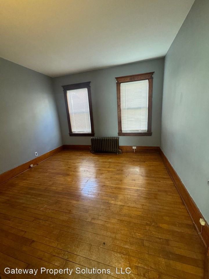 38 CRANE ST. AMSTERDAM, NY 12010 DJ & KA ENTERPRISES LLC - Photo 3 of 8