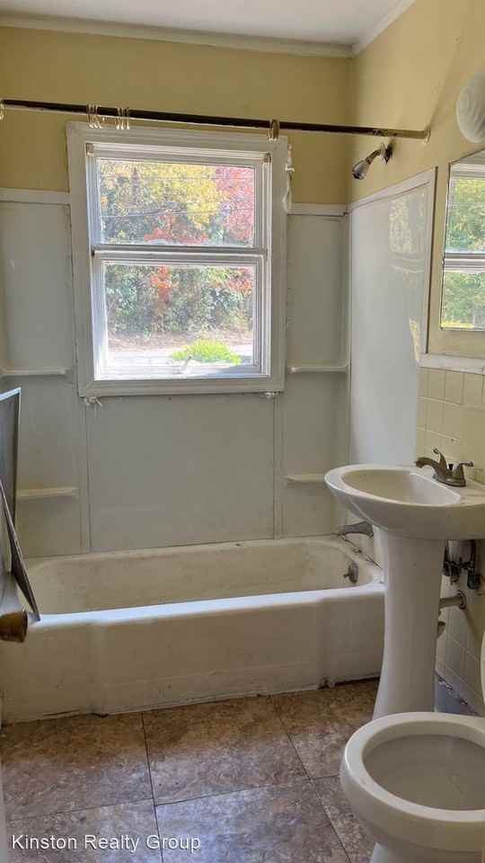 202 N Rochelle Blvd - Photo 3 of 4