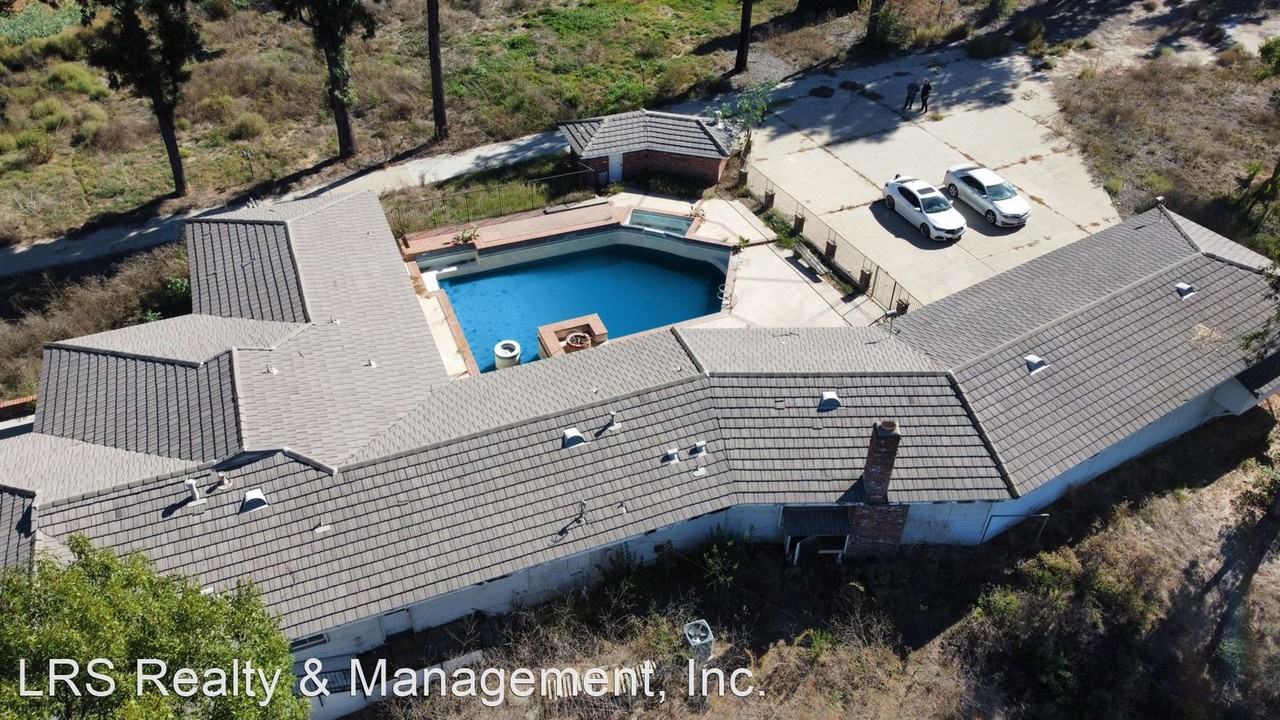 1478 E Holt Ave - Photo 3 of 3