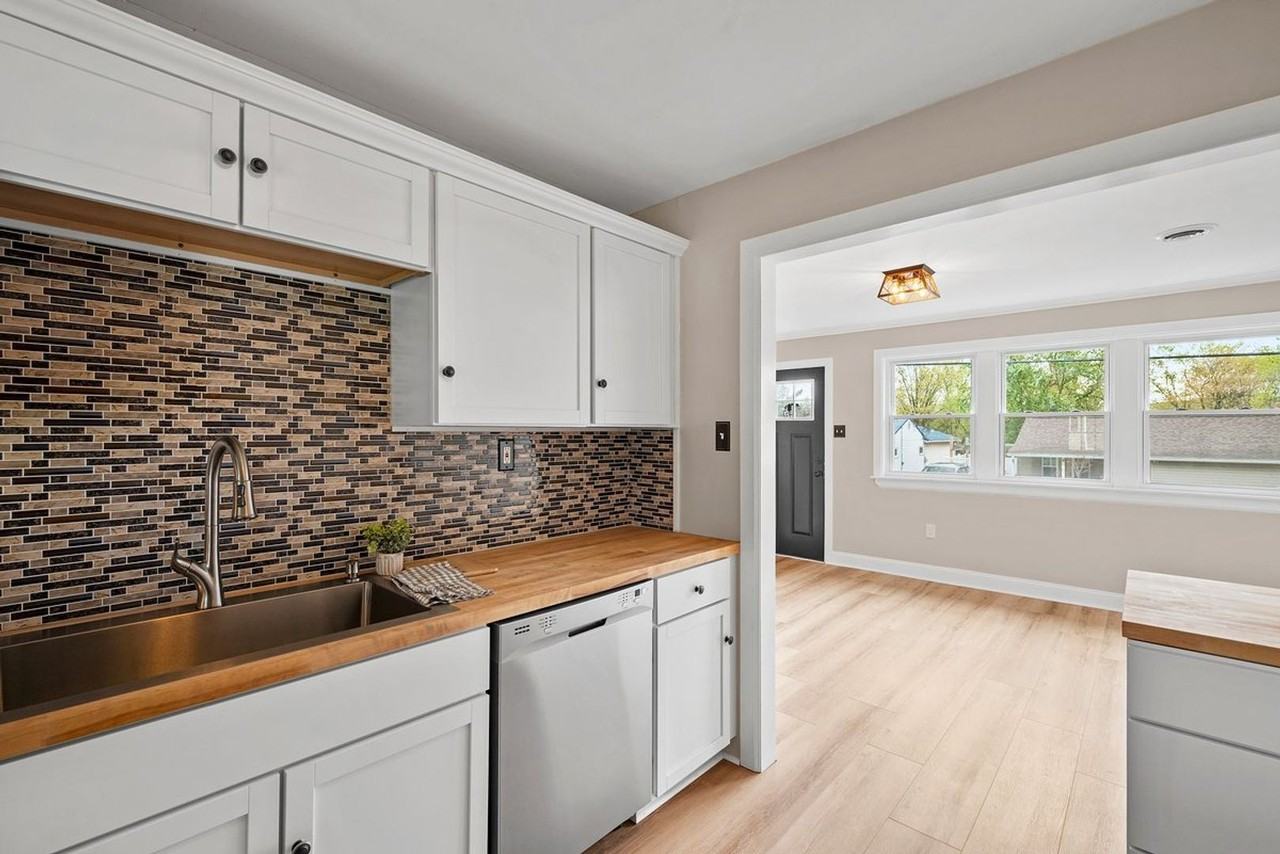 3712 3rd Ave - Photo 3 of 13