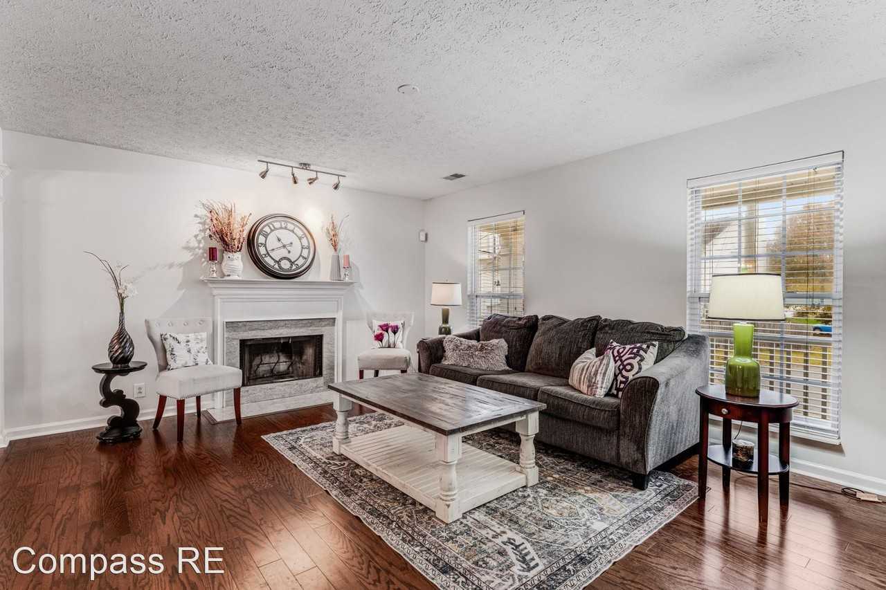 308 Hallford Ct - Photo 2 of 38