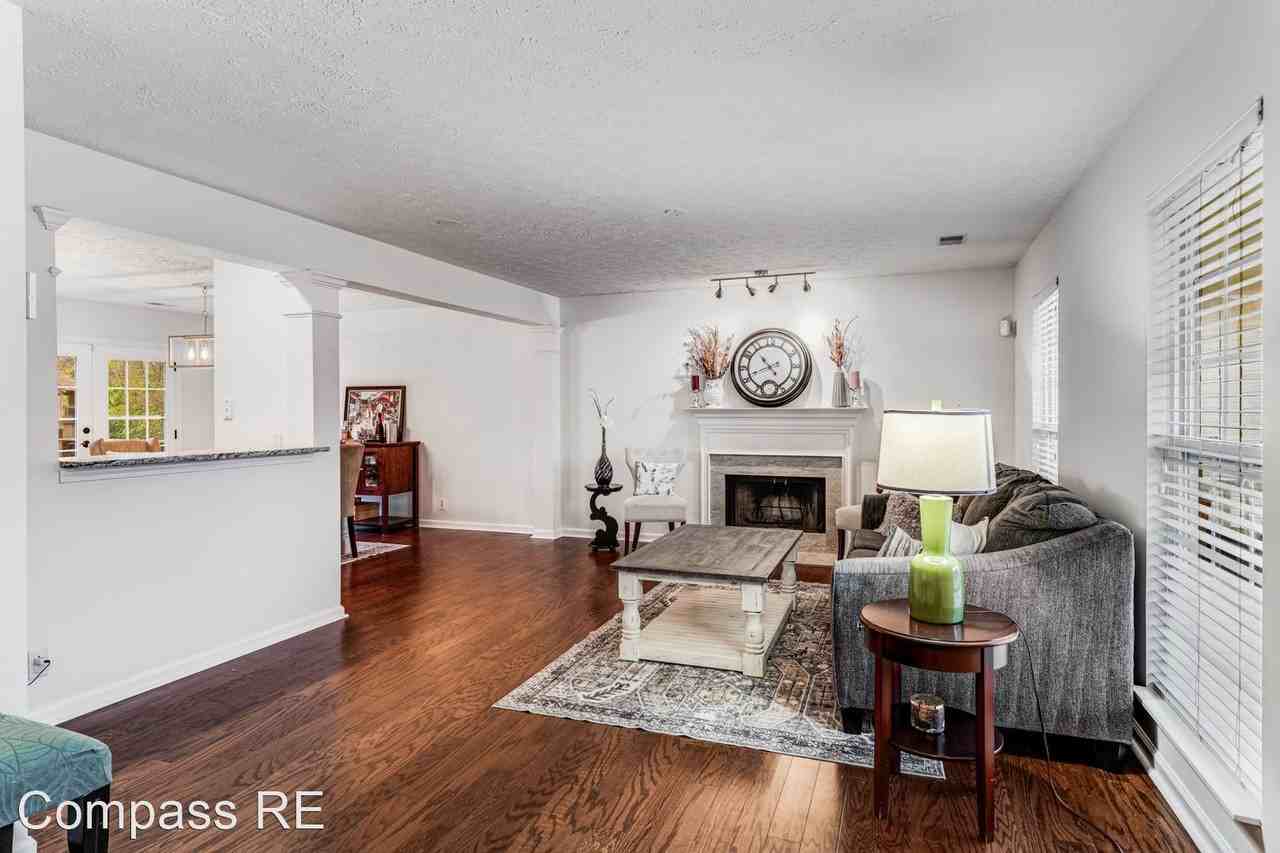 308 Hallford Ct - Photo 3 of 38