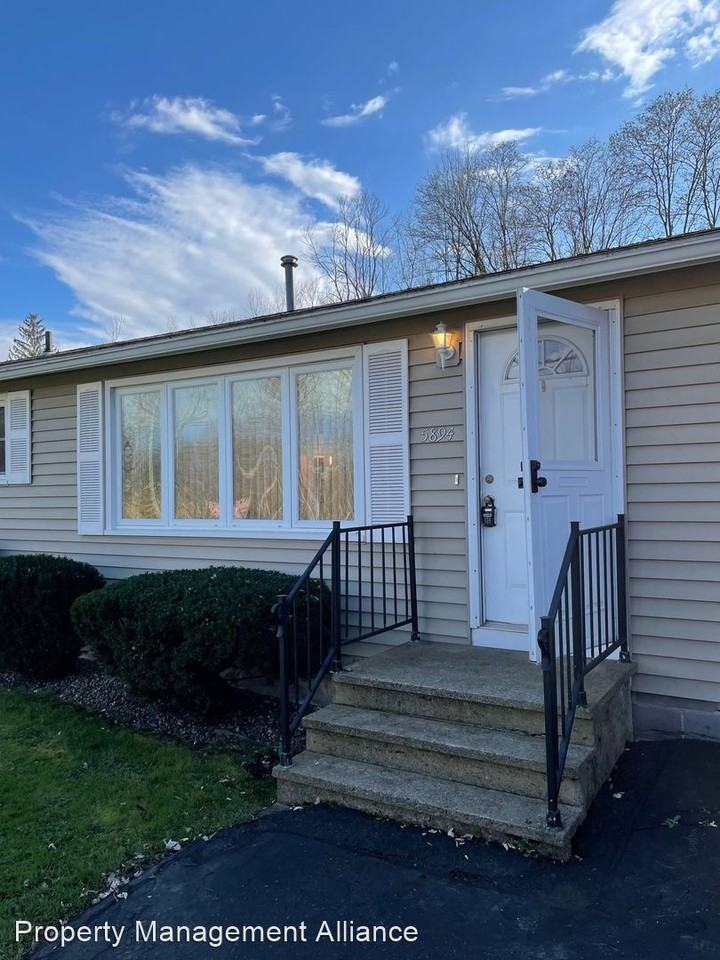 5894 Mckinley Rd E - Photo 2 of 11