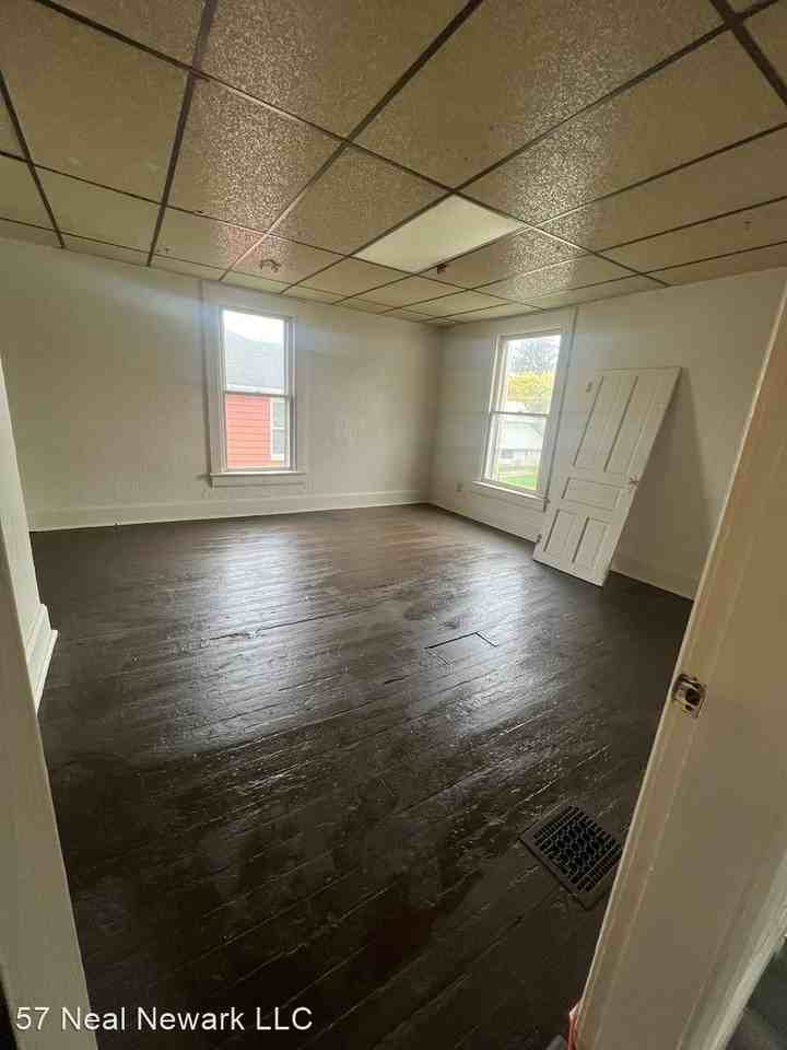 1023 Moxahala Ave - Photo 2 of 7