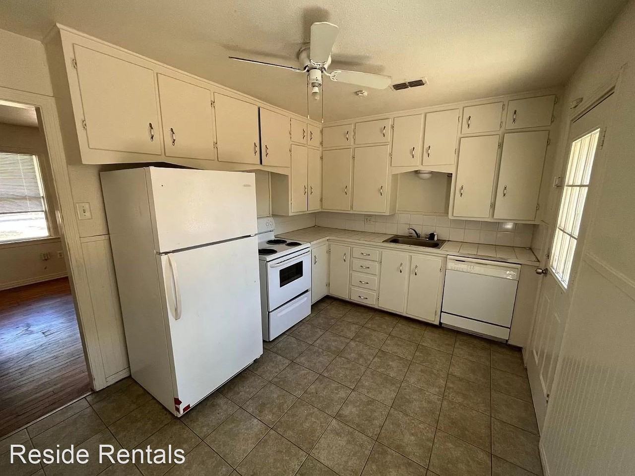 4601 32nd St - Photo 3 of 13