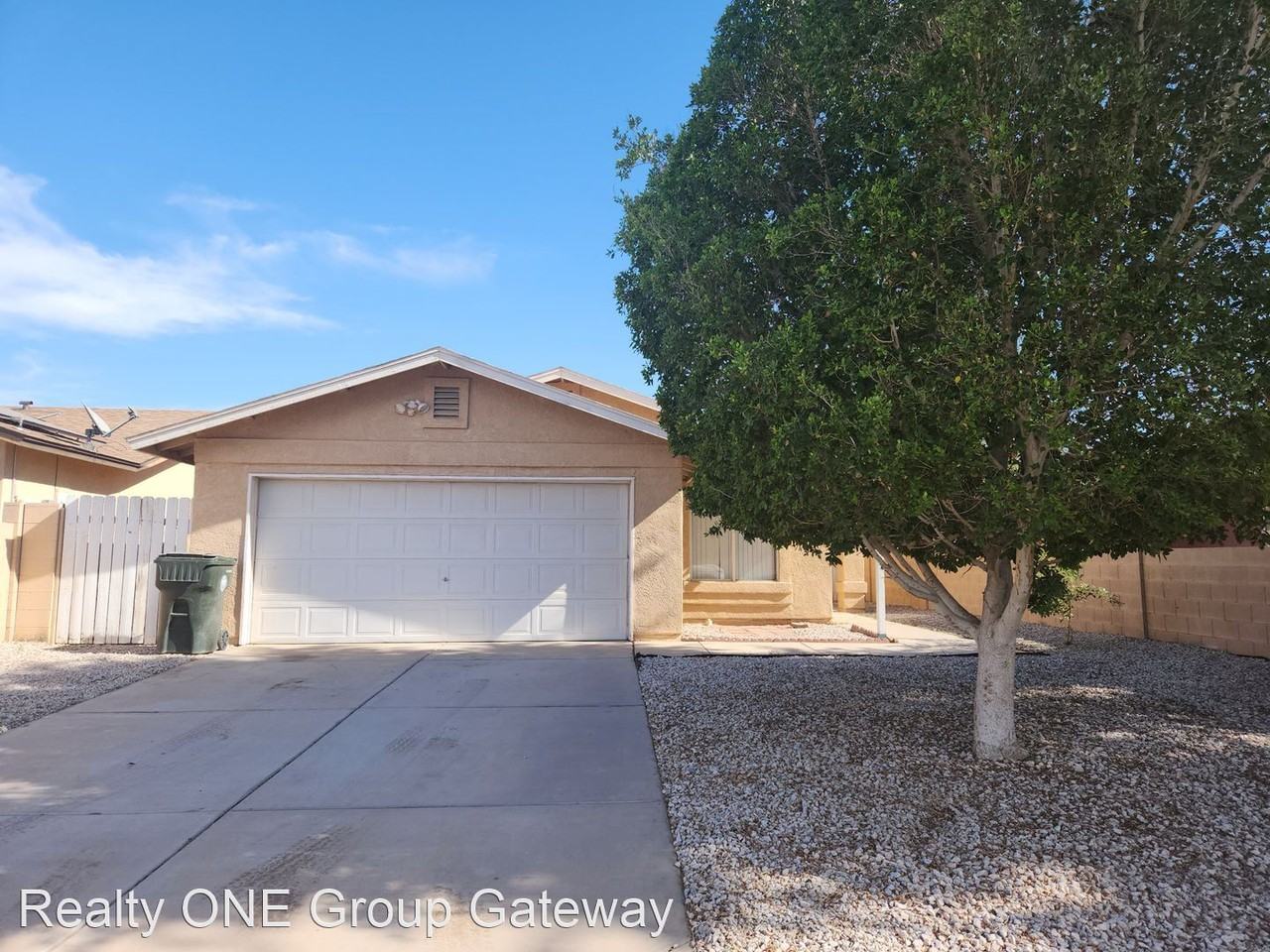 948 S Orange Ave - Photo 2 of 14