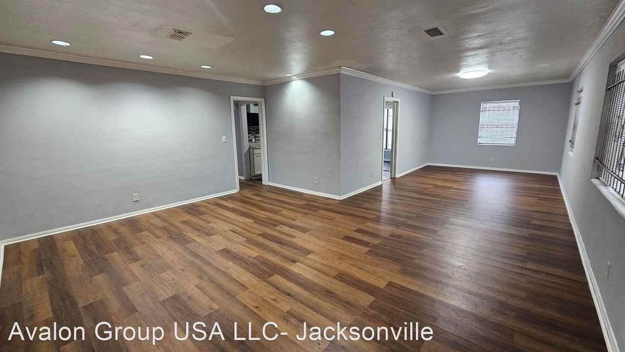 1248 W 28th St - Photo 2 of 15