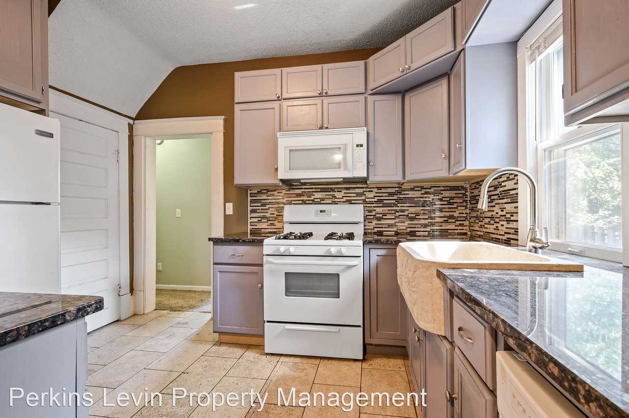 1108 15th Ave Se - Photo 2 of 19