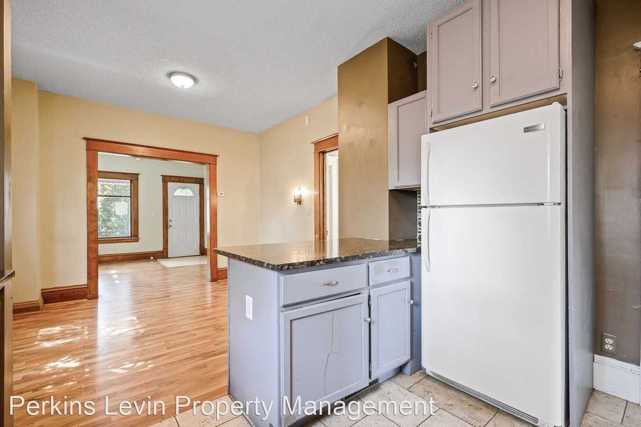 1108 15th Ave Se - Photo 3 of 19