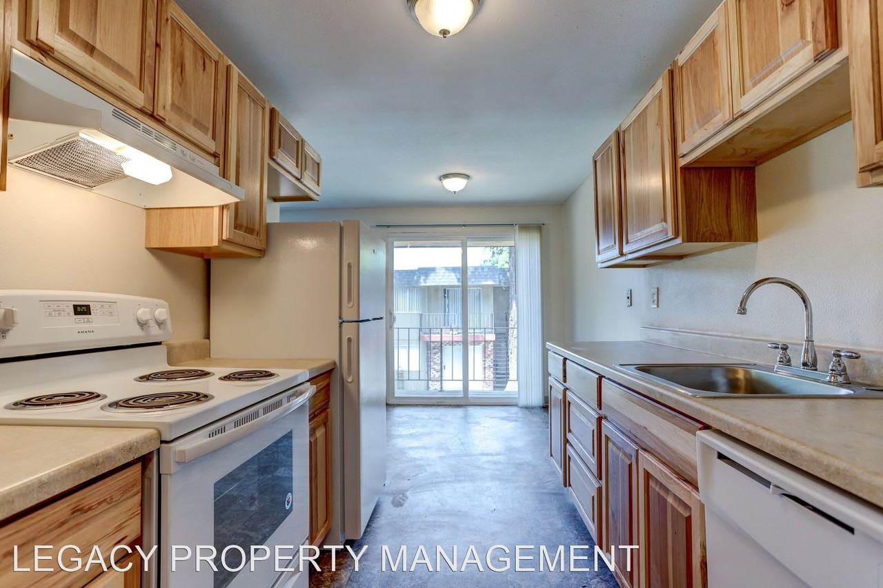 2615-2631 SE 111th Ave - Photo 2 of 2