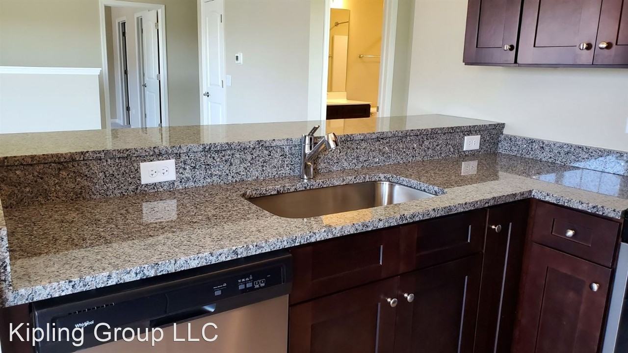 405 Timber Pointe Dr - Photo 3 of 13