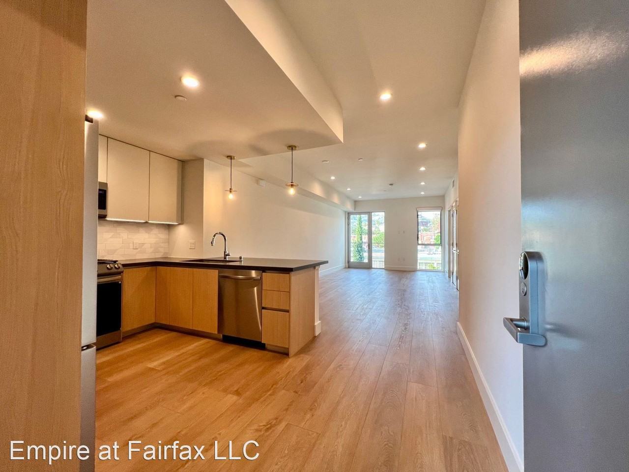 1001 N Fairfax Ave - Photo 3 of 23