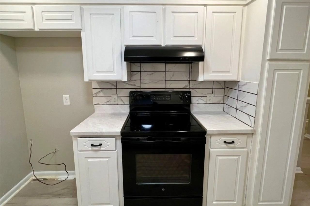 6115 Debbie St - Photo 3 of 13