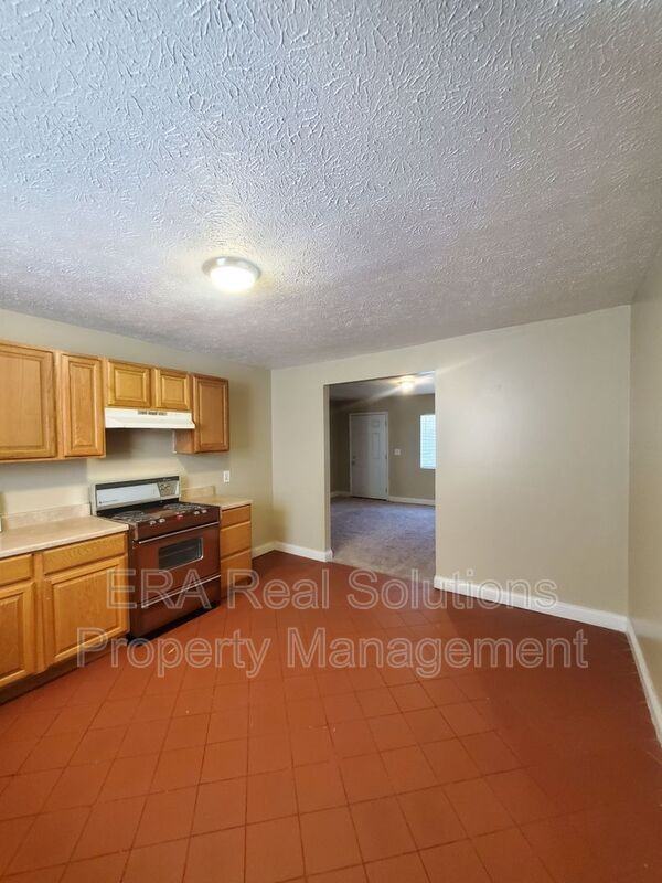 2967 E 8th Ave - Photo 5 of 12