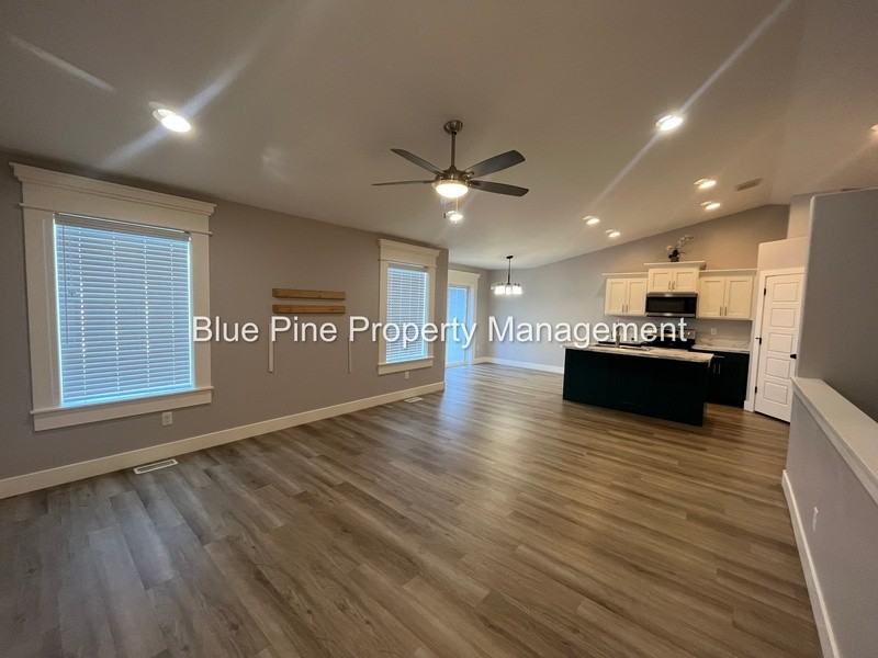 3534 Apolena Ave - Photo 4 of 24