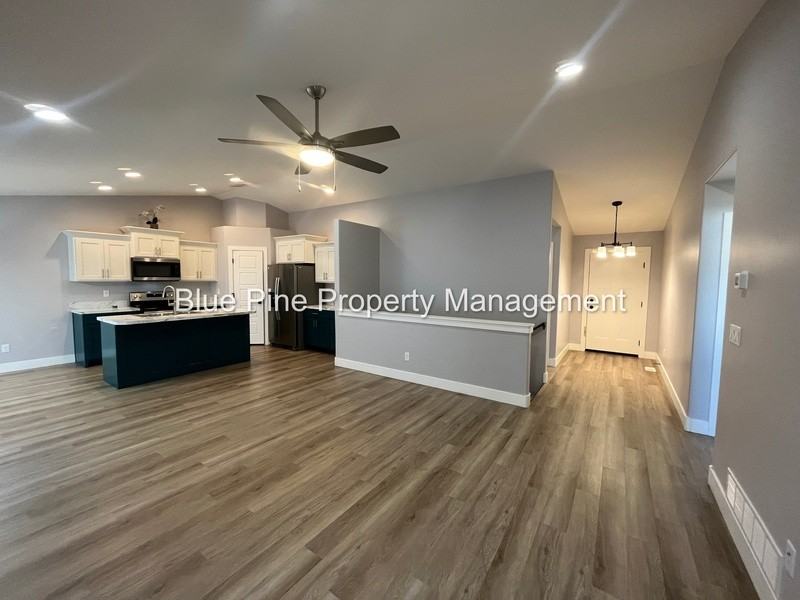 3534 Apolena Ave - Photo 5 of 24