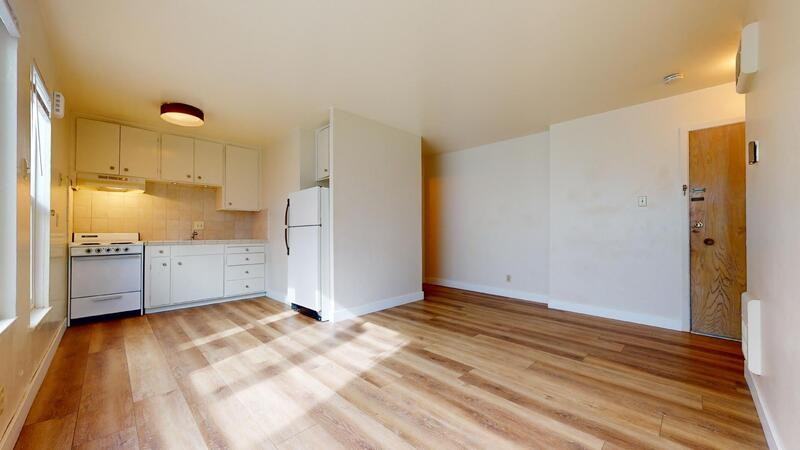 348 8th Ave - Photo 3 of 8