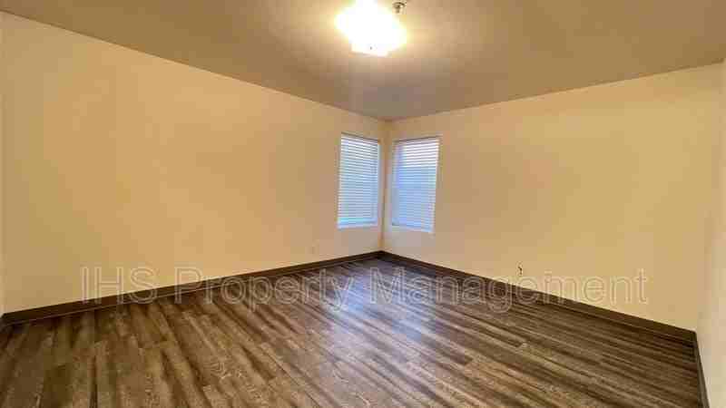 6305 Chapel Hill Blvd #H101 - Photo 4 of 17