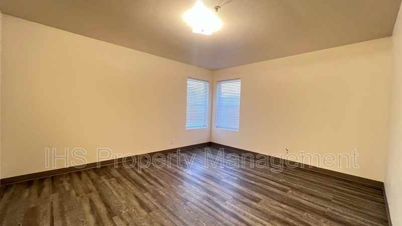 6305 Chapel Hill Blvd #H101 - Photo 5 of 17